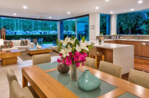 Pavillions 11 on Hamilton Island, waterfront apartment with private pool and buggy